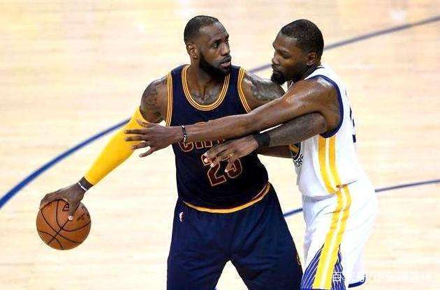 独家：重庆：校园里的足球超级联赛（独家：重庆校园上演足球超级联赛）