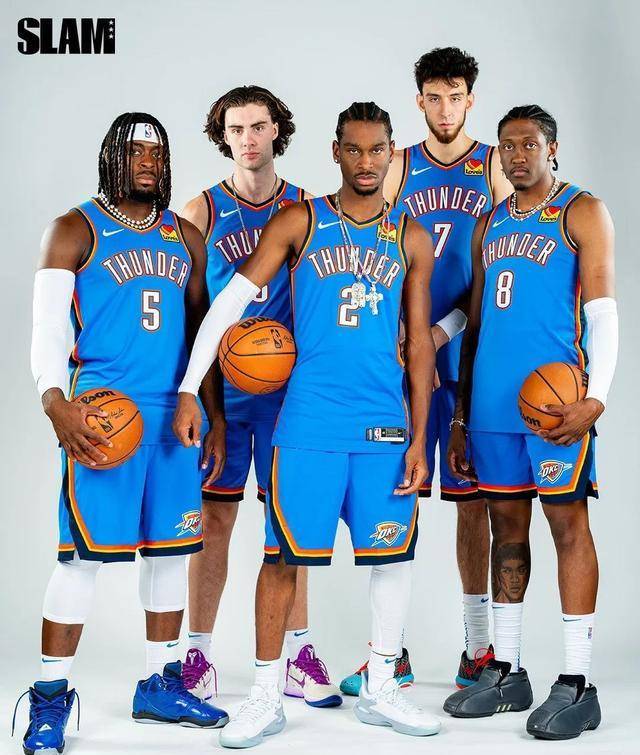 紧张到窒息！慢镜还原尼克斯骑士决胜时刻，米切尔丢超远三分绝杀（窒息紧张！慢镜回放尼克斯与骑士决胜刹那，米切尔超远三分压哨出手）