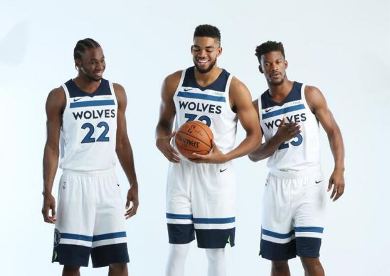 布斯克茨：很期待去看看新诺坎普，也很想在那里好好感受一下（布斯克茨：期待探访全新诺坎普，渴望亲身感受其魅力）