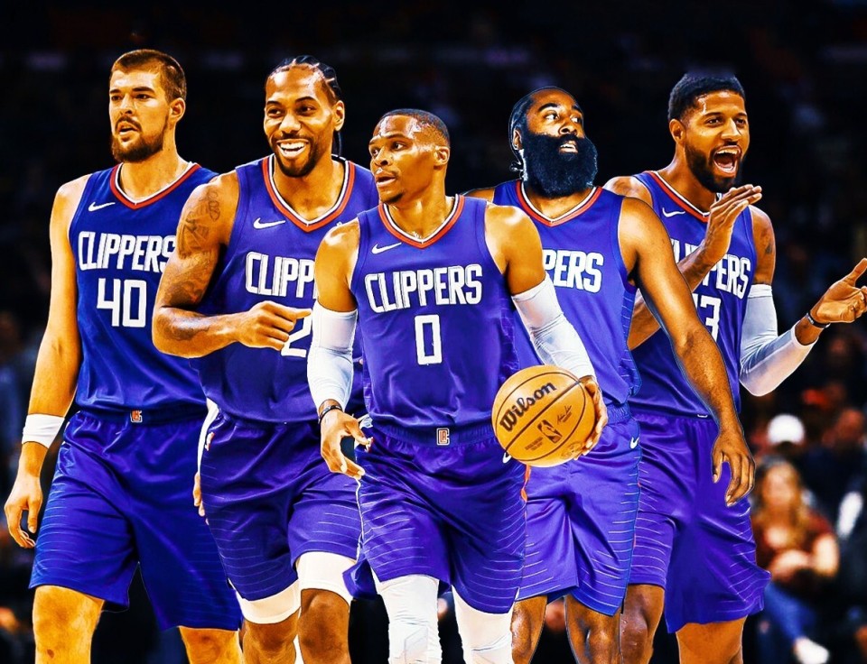 巴塞罗那主帅弗利克淡化了球队在西甲联赛榜首的领先优势（弗利克低调看待巴萨在西甲的榜首优势）