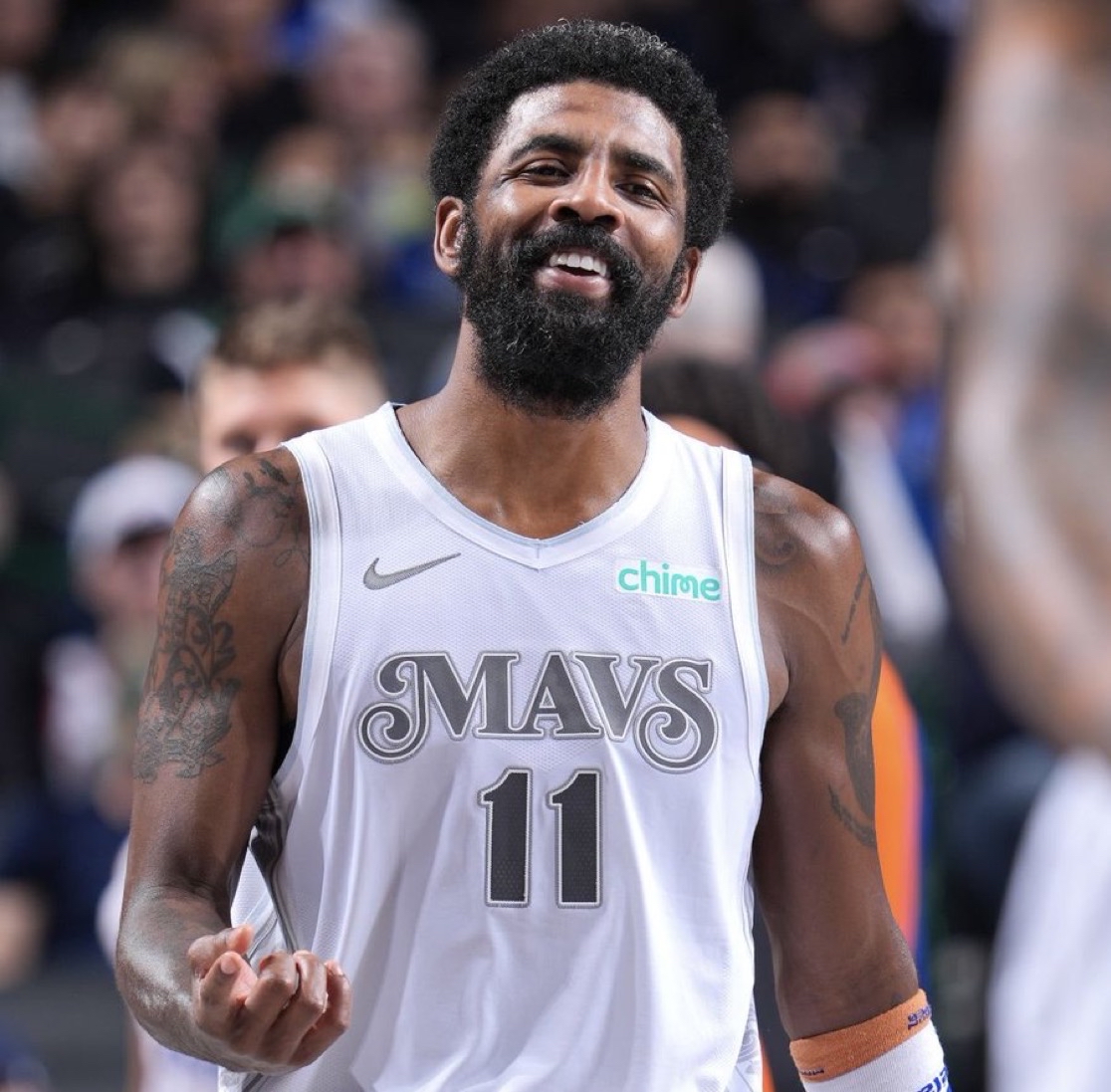 AC米兰在意大利杯负于拉齐奥，终结13场不败，放弃杯赛以专注意甲，凸显战略调整。（AC米兰意杯不敌拉齐奥，13场不败止步，舍杯专攻意甲显战略转向）