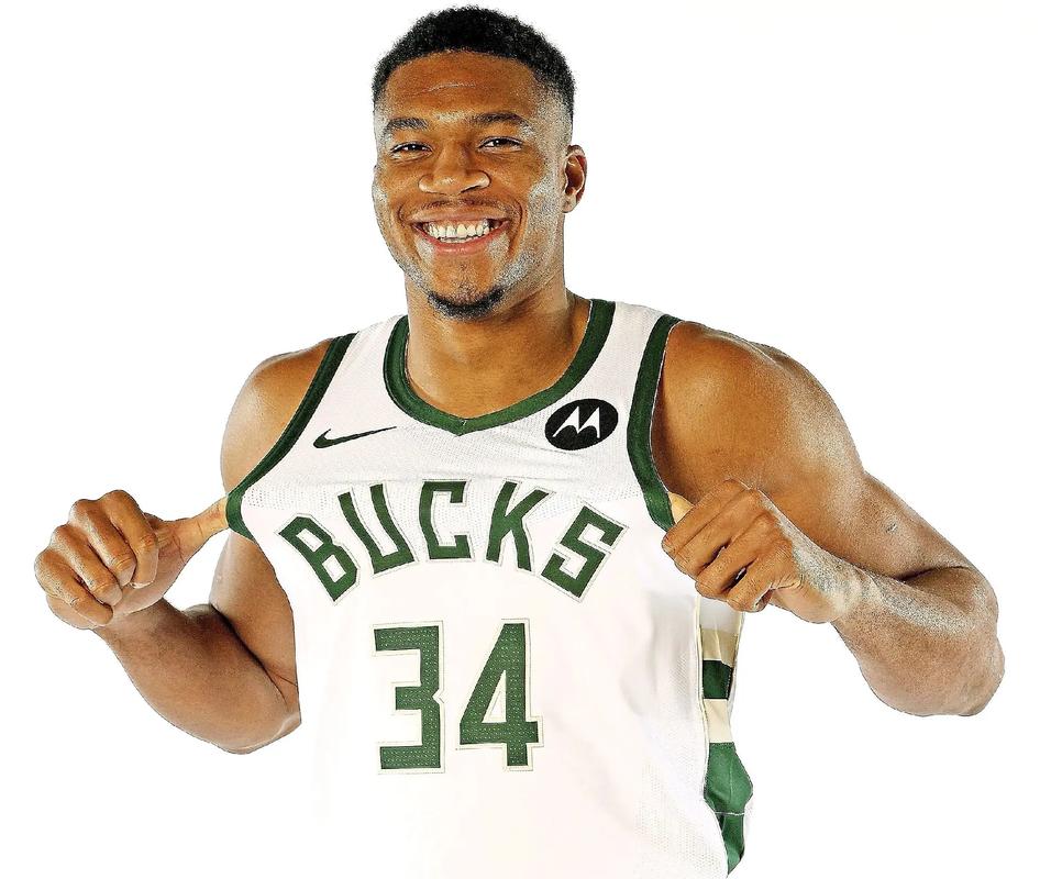 法甲半场：克瓦拉茨赫利亚、马尤鲁建功，巴黎暂2-0雷恩（法甲半场战报：克瓦拉茨赫利亚、马尤鲁破门，巴黎暂以2-0领先雷恩）