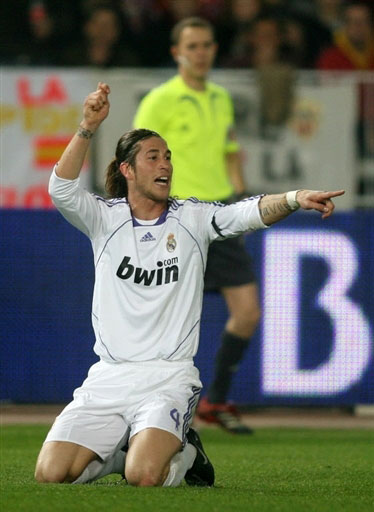 混团世界杯：王楚钦单打告负孙颖莎建功 中国8-4德国七连胜（混团世界杯：中国队8比4击败德国豪取七连胜，王楚钦单打失利孙颖莎建功）