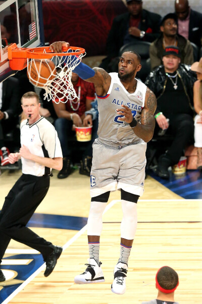 NBA战报：约翰逊29分12板12助，老鹰130-123击败骑士（约翰逊轰29+12+12，老鹰130-123力克骑士）