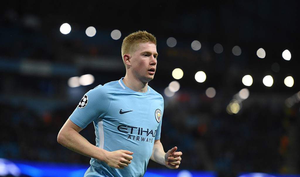 足球世界杯球场建设进入收尾阶段，安全标准升级（足球世界杯球场建设步入收官，安全标准全面升级）