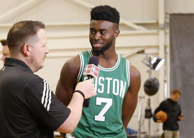 英超：利物浦客场3-2险胜诺维奇（英超联赛：利物浦客场3比2小胜诺维奇）