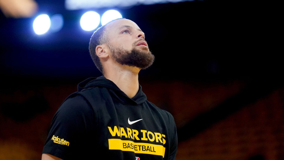 B费本赛季联赛被过25次，排所有英超球员第一位（英超本季被过次数榜：B费25次居首）